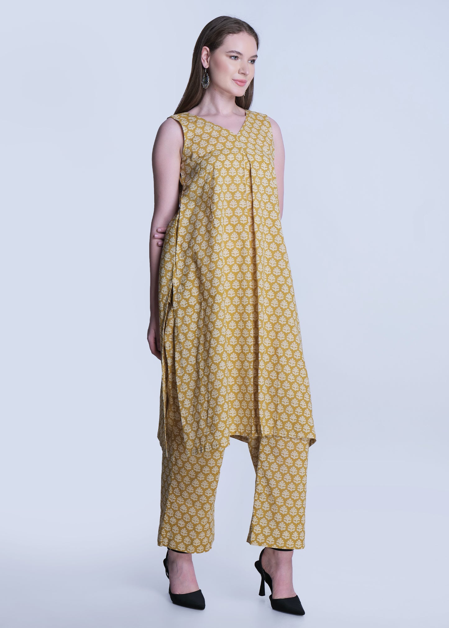 Ruhaani Raag Cotton Handblock print Kurta Set