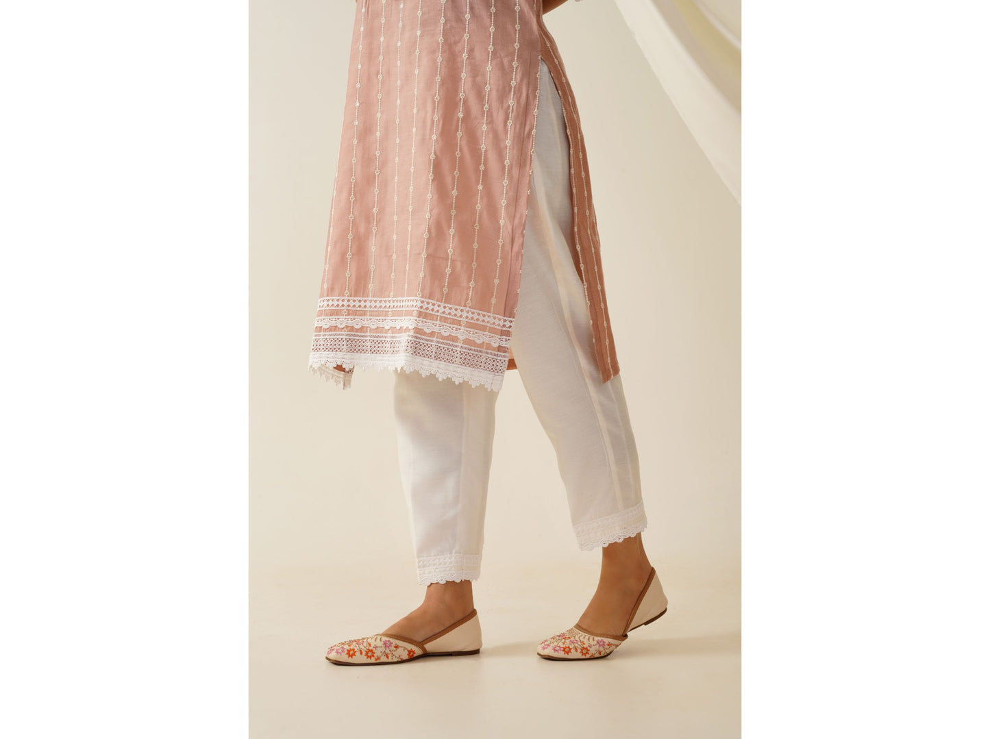 Chanderi Silk Thread Embroidred Kurta Set