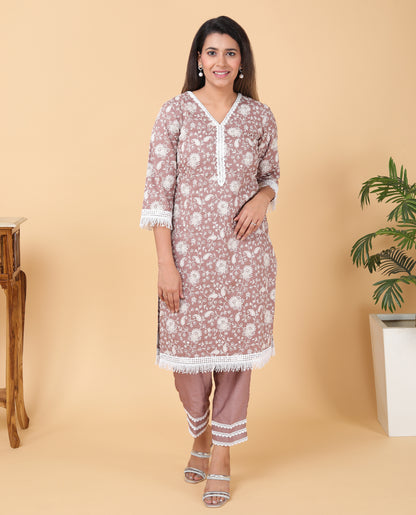 Lucknowi Floral Embroidery Chikankari Kurta Set.