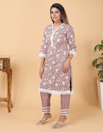 Lucknowi Floral Embroidery Chikankari Kurta Set.